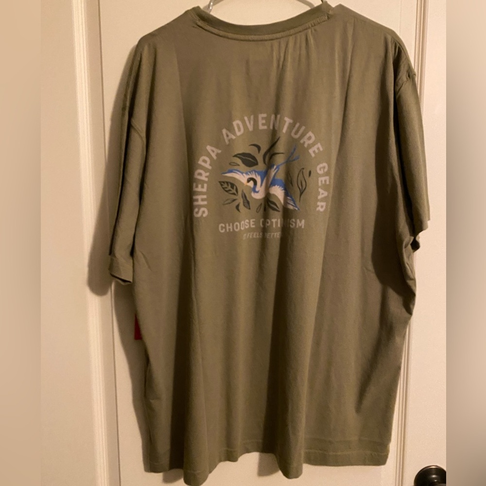 NWT Men’s Sherpa T-shirt Size XXL